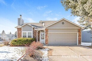 6111 S Tabor St in Littleton, CO - Building Photo