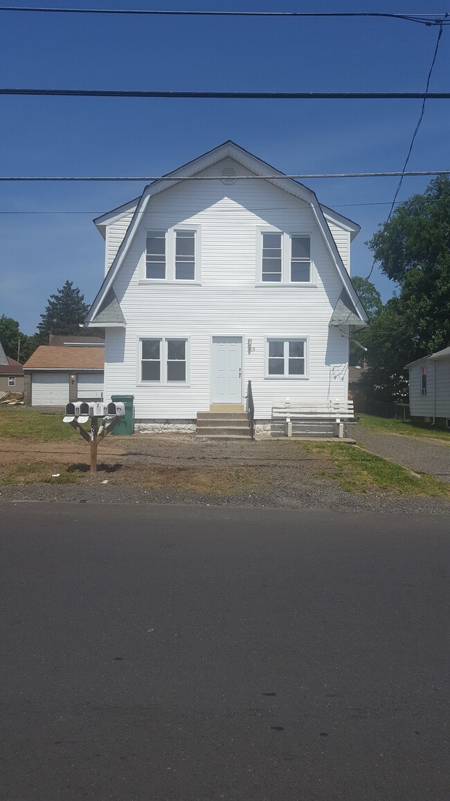 819 Cedar Ave, Unit 1