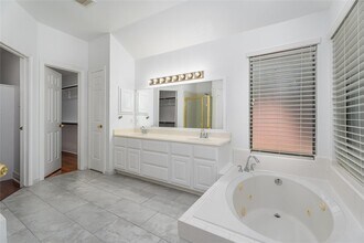 14419 Redbud Valley Trail in Houston, TX - Building Photo - Building Photo