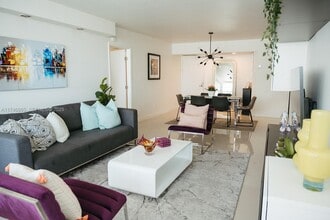 3725 S Ocean Dr in Hollywood, FL - Foto de edificio - Building Photo