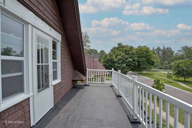 93 Elmhurst St in Crystal Lake, IL - Building Photo - Building Photo