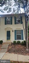 1720 Grover Glen Ct in Woodbridge, VA - Building Photo