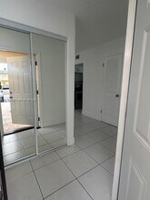 7370 SW 82nd St in Miami, FL - Building Photo - Building Photo