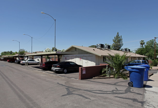 903-921 S Farmer Ave in Tempe, AZ - Foto de edificio - Building Photo