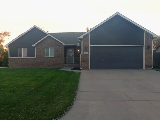 13930 W Harvest Ct in Wichita, KS - Building Photo - Building Photo