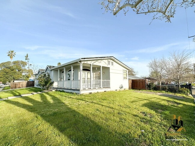 318 Hickory St in Roseville, CA - Building Photo - Building Photo