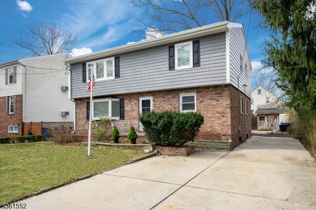 71 Franklin St in Tenafly, NJ - Building Photo - Building Photo