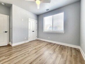 528 Palmer Dr in Point Venture, TX - Building Photo - Building Photo