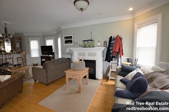 55 Hobart St, Unit 1 in Boston, MA - Building Photo - Building Photo