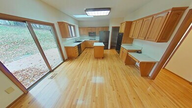 1449 Ridge Ct in Rochester, MI - Building Photo - Building Photo