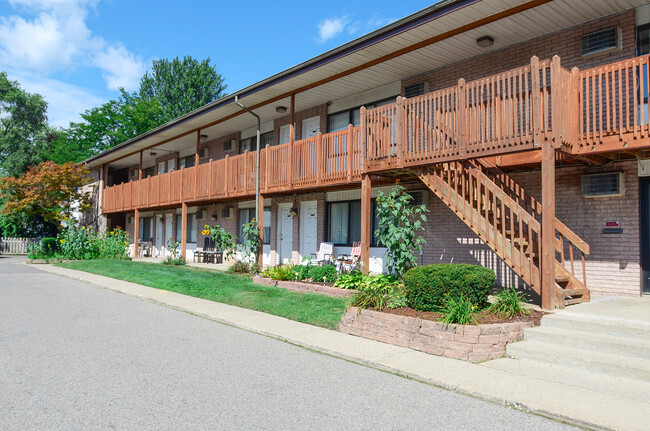 Bloomfield On The River in Pontiac, MI - Foto de edificio - Building Photo