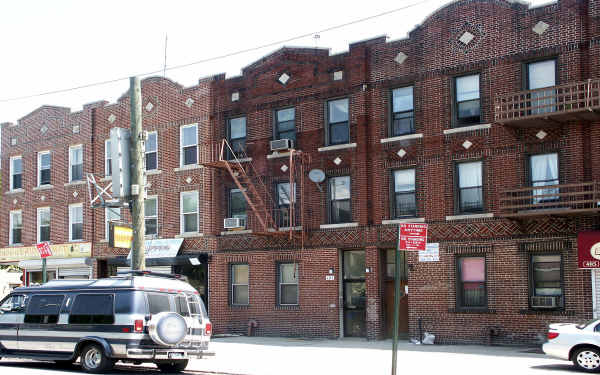481 Rogers Ave in Brooklyn, NY - Foto de edificio