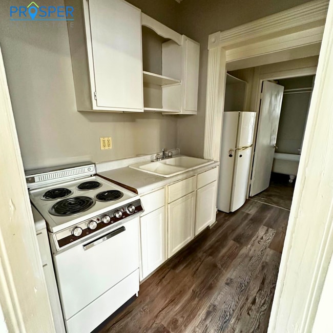 1820 Whipple St in Eau Claire, WI - Building Photo - Building Photo