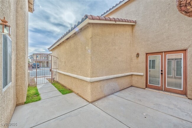 property at 3544 Tertulia Ave