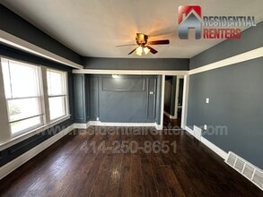 2976 N 26th St in Milwaukee, WI - Building Photo - Building Photo