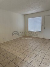 2440 E Waltann Ln in Phoenix, AZ - Building Photo - Building Photo