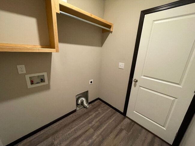 12813-12815 E Timber Lake Ct in Wichita, KS - Building Photo - Building Photo