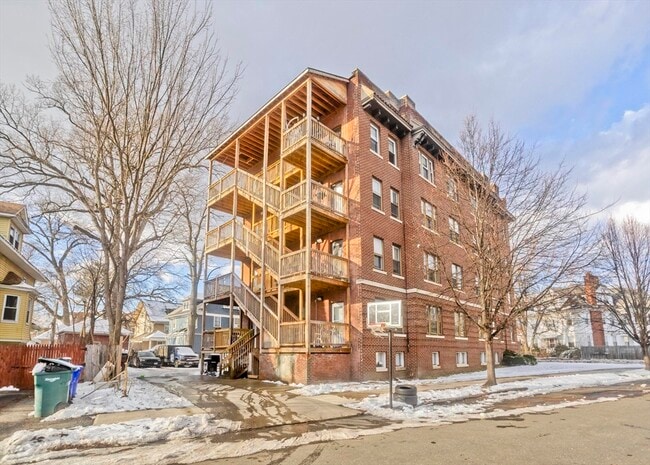 228 Belmont Ave in Springfield, MA - Building Photo - Building Photo