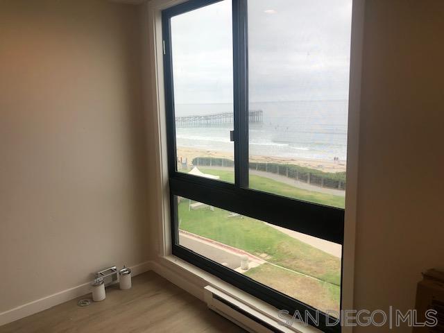 4667 Ocean Blvd-Unit -307 in San Diego, CA - Building Photo