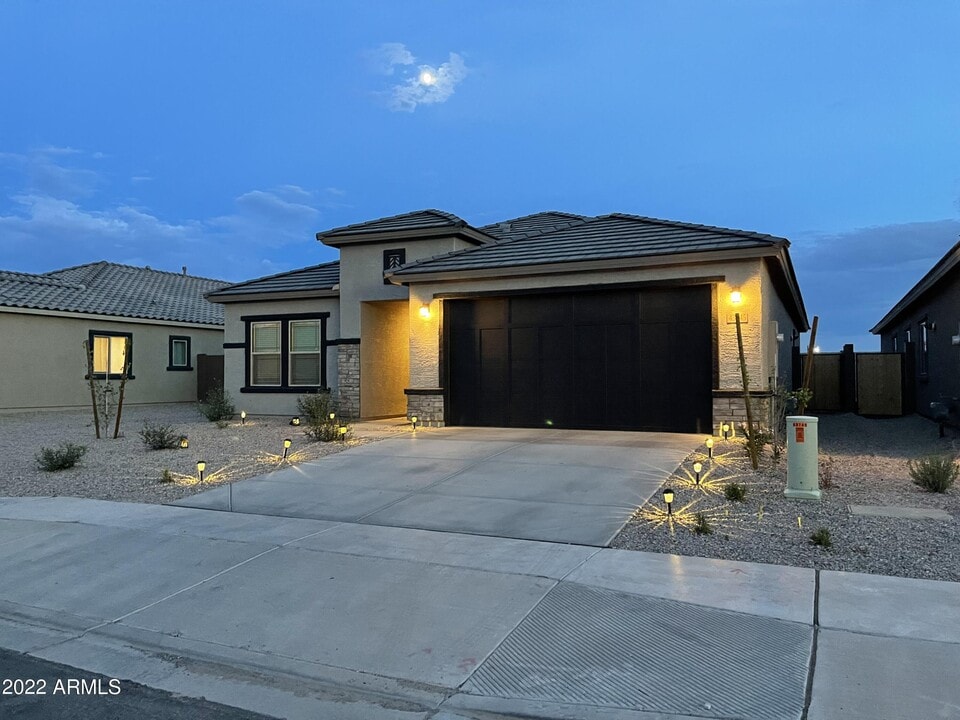 43745 Yucca Ln in Maricopa, AZ - Building Photo