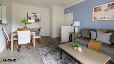 9727 Touchton Rd in Jacksonville, FL - Foto de edificio - Building Photo