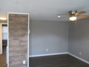 2811 Chesapeake Blvd-Unit -B in Norfolk, VA - Building Photo - Building Photo