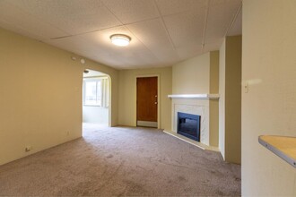 8 Salada Ave in Pacifica, CA - Building Photo - Building Photo