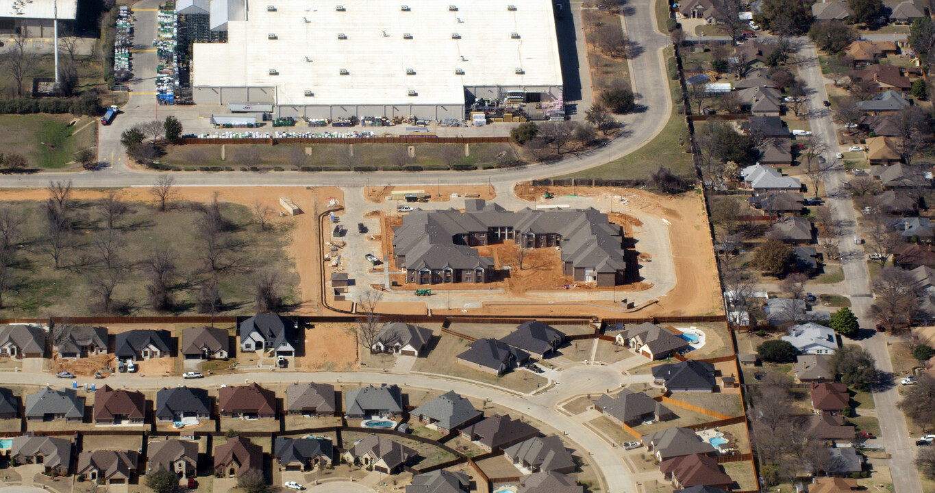 Hill Court Villas in Granbury, TX - Building Photo