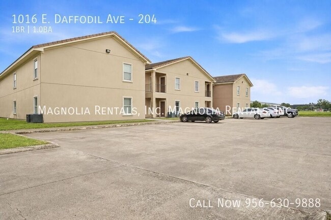 1016 E Daffodil Ave