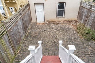 403 P St NW, Unit B in Washington, DC - Foto de edificio - Building Photo