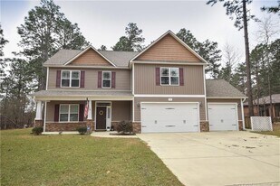 24 Nassau Ln in Sanford, NC - Building Photo