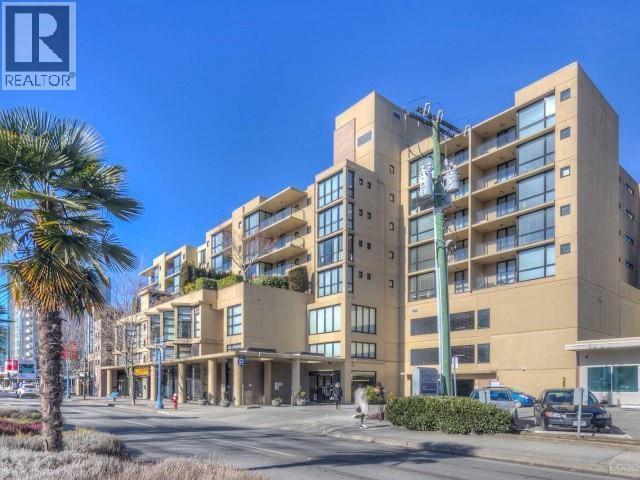 1608-7831 Westminster Hwy in Richmond, BC - Building Photo