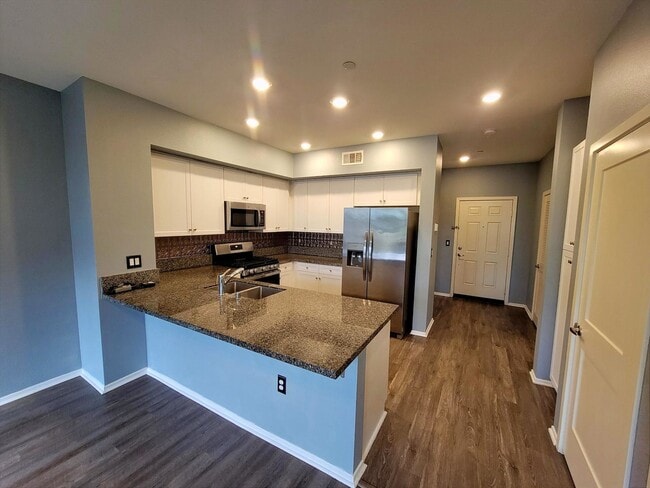 10244 Artesia Blvd in Bellflower, CA - Building Photo - Building Photo