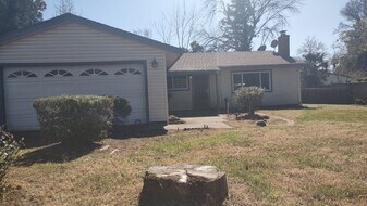 5490 King Rd in Loomis, CA - Building Photo