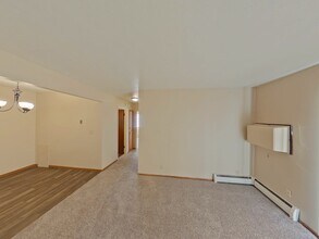 Hoven Lane in Crookston, MN - Building Photo - Building Photo