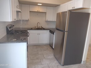 2602 N 46th St in Phoenix, AZ - Building Photo - Building Photo