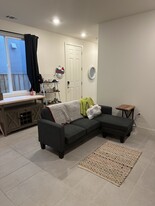 5153 Maniago Way, Unit Attached ADU Apartamentos