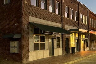 9th Street Lofts/ RENOVATED 2023 Apartments