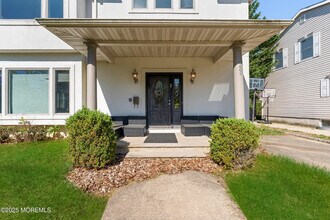 230 Norwood Ave in Deal, NJ - Foto de edificio - Building Photo