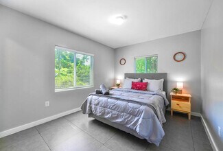 437 NE 69th St in Miami, FL - Building Photo - Building Photo