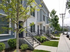 72 Merrell Ave in Stamford, CT - Building Photo