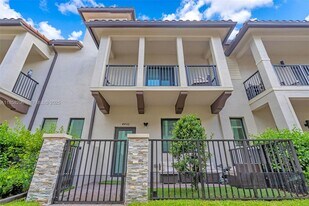 4450 NW 83rd Pkwy in Doral, FL - Building Photo