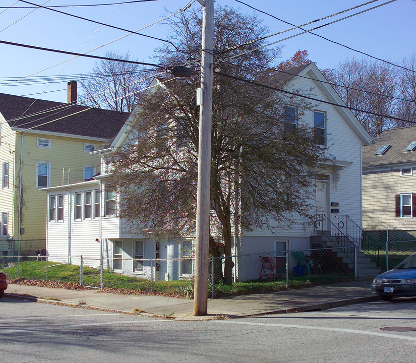 609 Cherry St in Fall River, MA - Building Photo