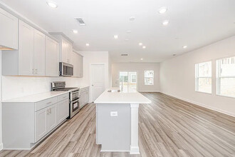 7210 Bryce Ave in Charlotte, NC - Foto de edificio - Building Photo