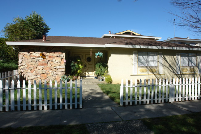 1353 Lexington Dr in San Jose, CA - Building Photo - Building Photo