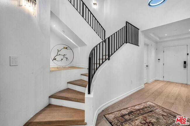 2111 S Beverly Glen Blvd in Los Angeles, CA - Building Photo - Building Photo
