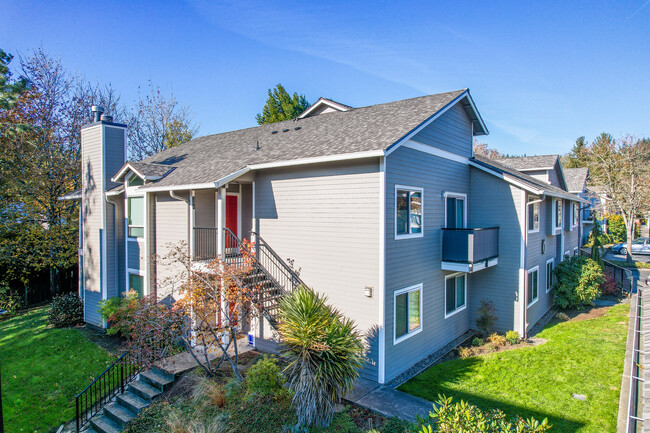 Oswego Ridge Mountain Park Condo in Lake Oswego, OR - Building Photo - Primary Photo