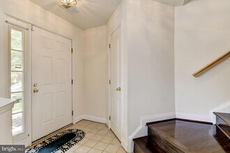 122 Elmcroft Blvd in Rockville, MD - Building Photo - Building Photo