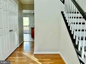 33 Christopher Way in Stafford, VA - Foto de edificio - Building Photo