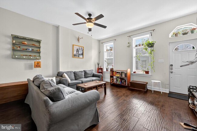 2211 N Howard St in Philadelphia, PA - Building Photo - Building Photo